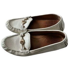 Coach Arlene women’s beige pebble leather gold kiss lock driving shoes moccasins